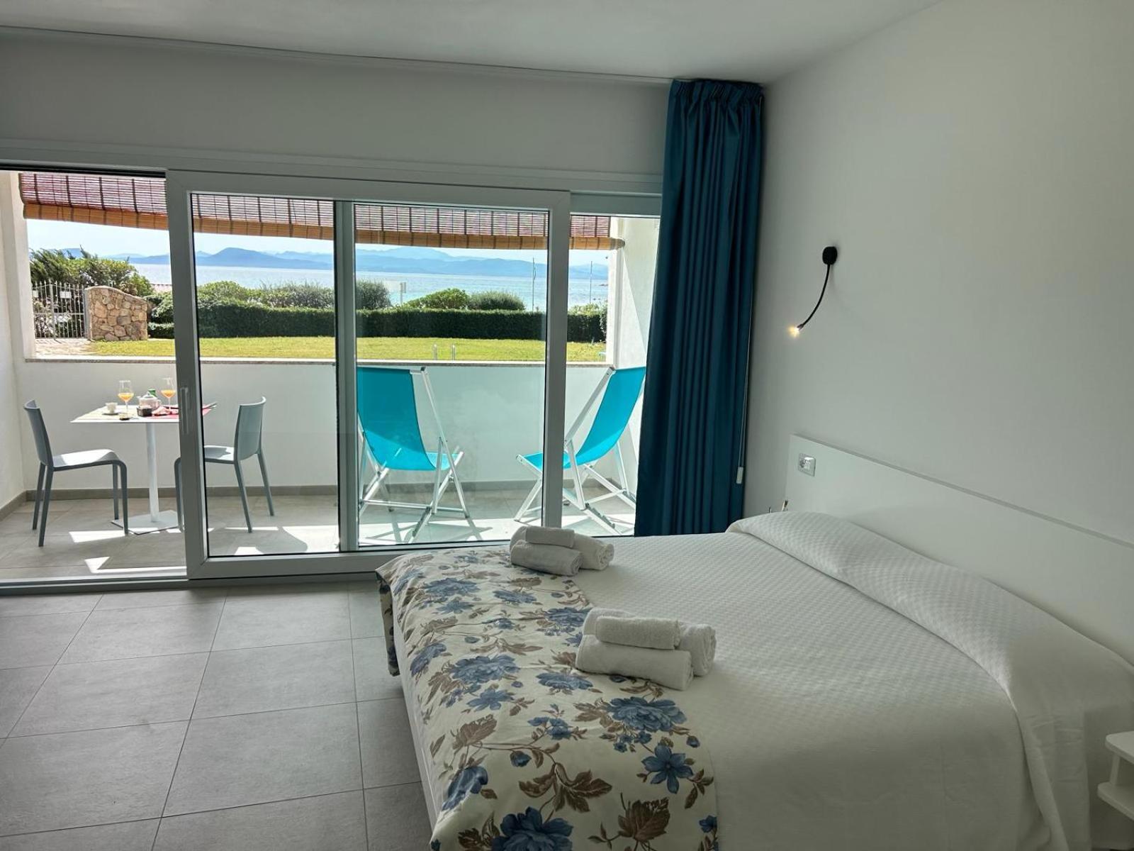 Rooms, Affittacamere Maksim Golfo Aranci Eksteriør billede