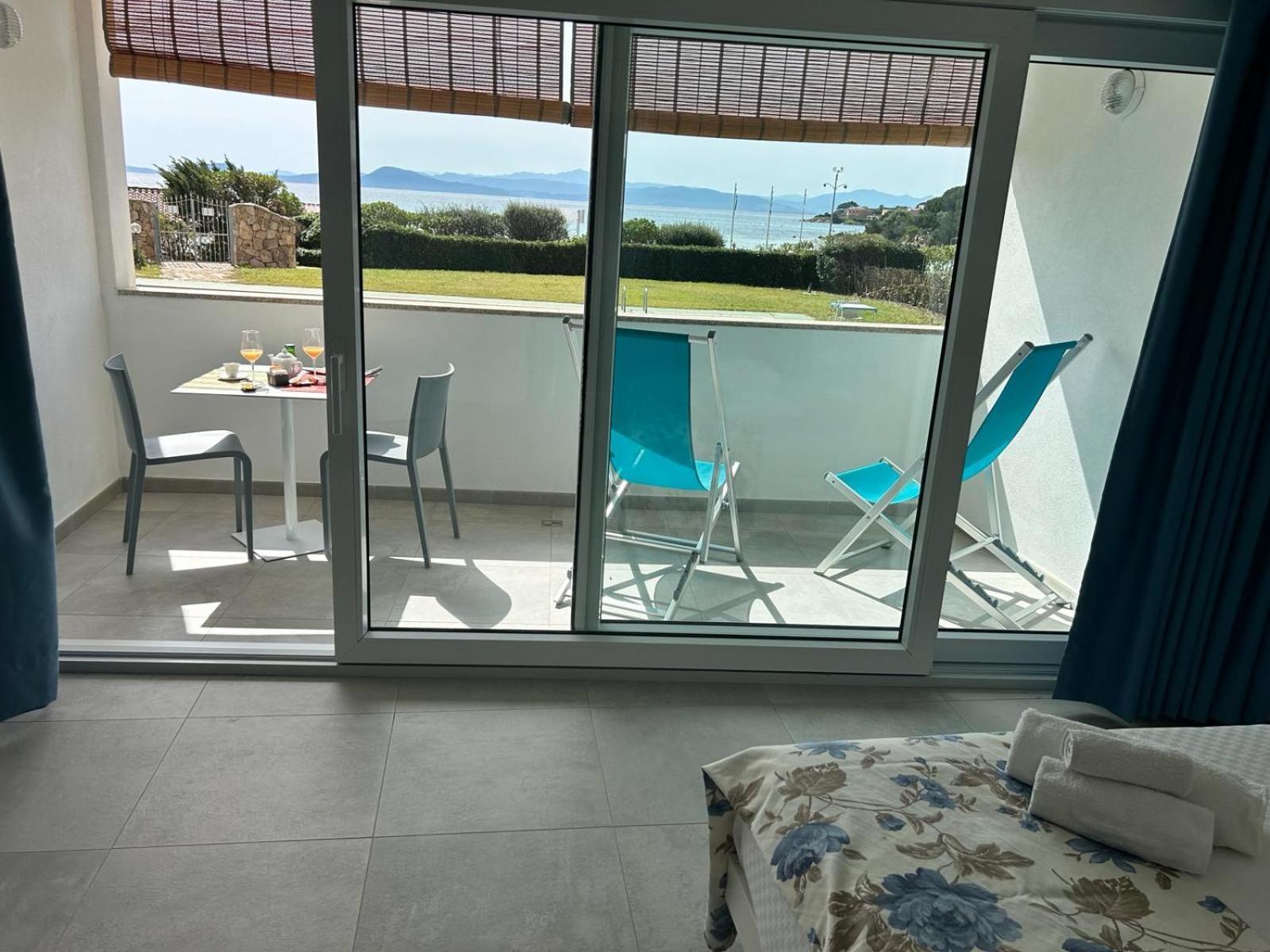 Rooms, Affittacamere Maksim Golfo Aranci Eksteriør billede