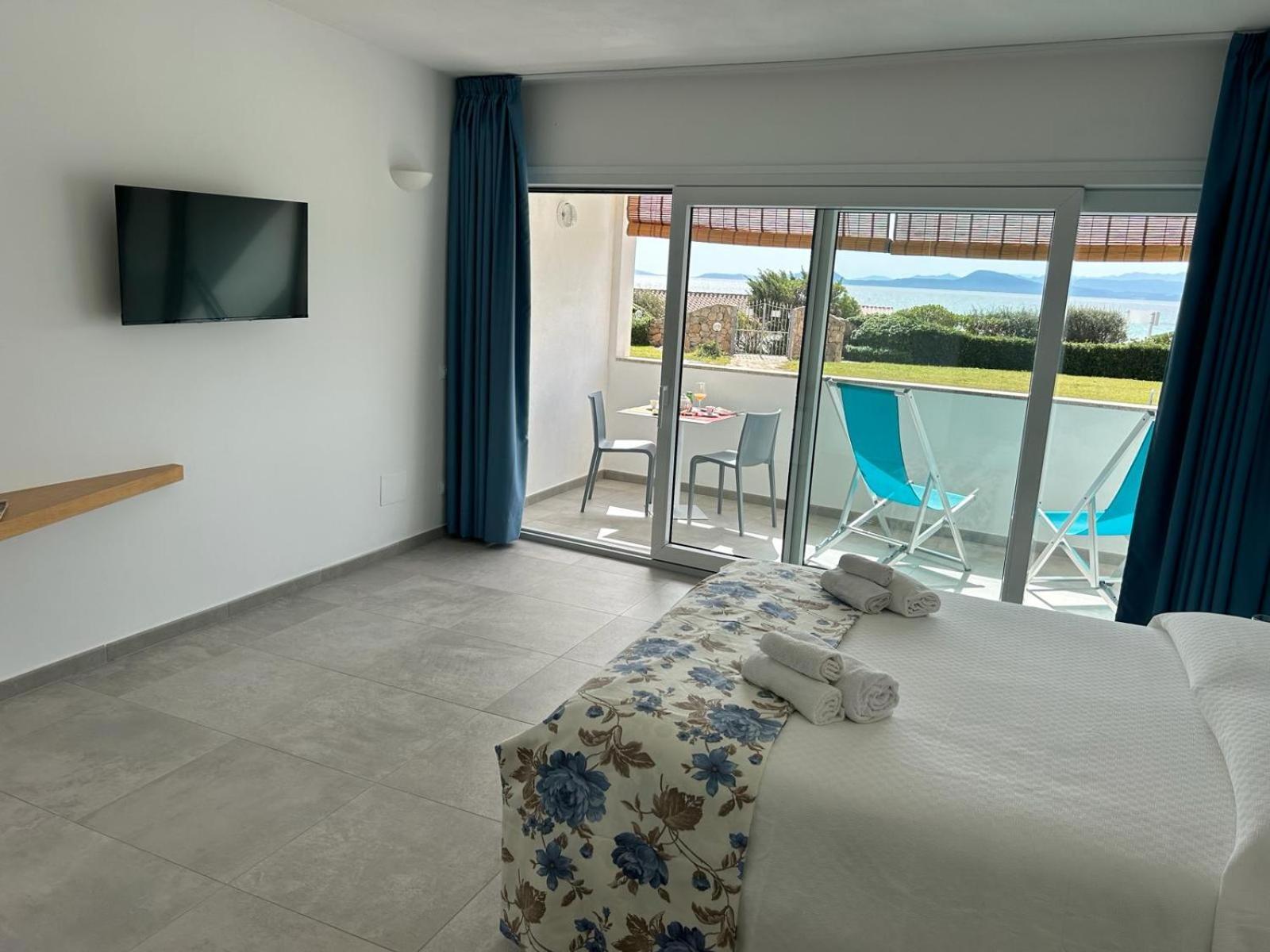 Rooms, Affittacamere Maksim Golfo Aranci Eksteriør billede