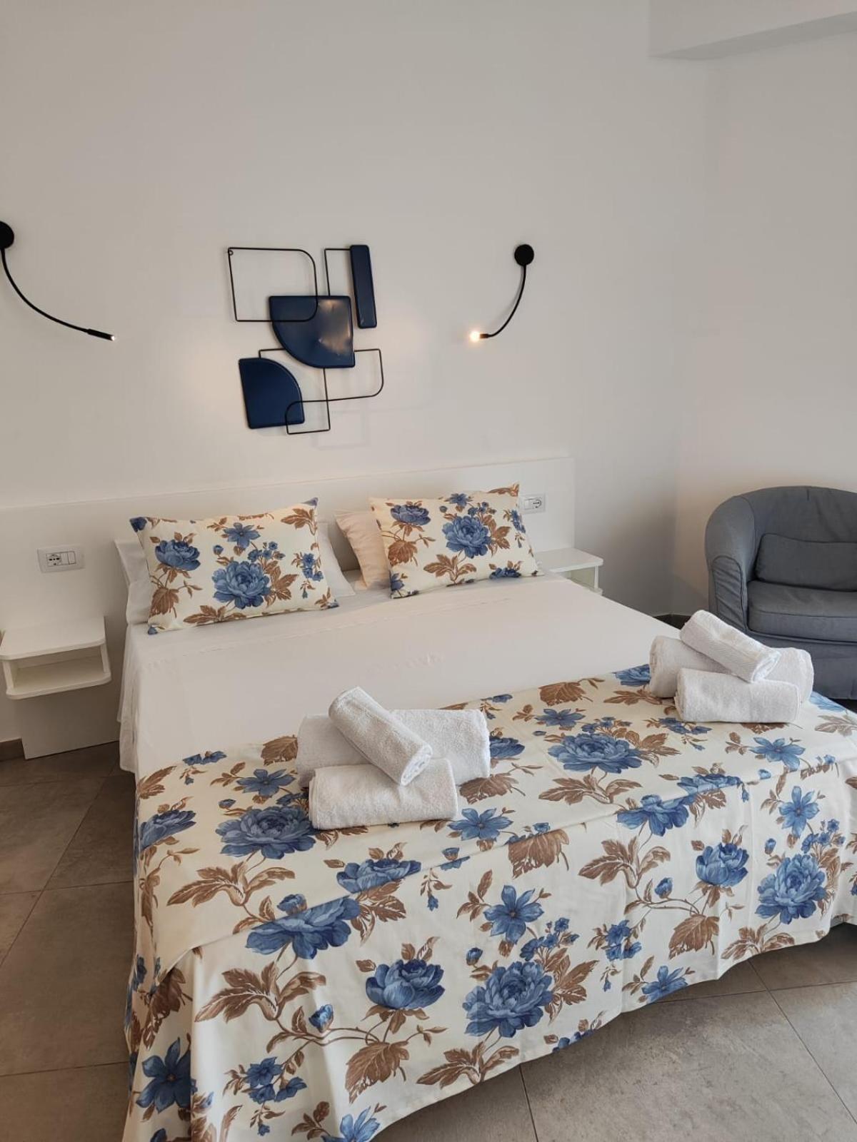 Rooms, Affittacamere Maksim Golfo Aranci Eksteriør billede