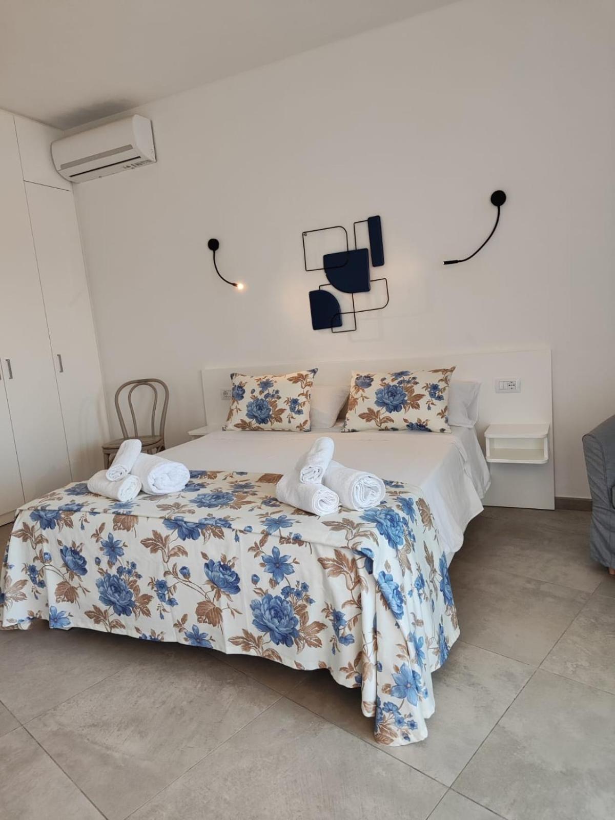 Rooms, Affittacamere Maksim Golfo Aranci Eksteriør billede