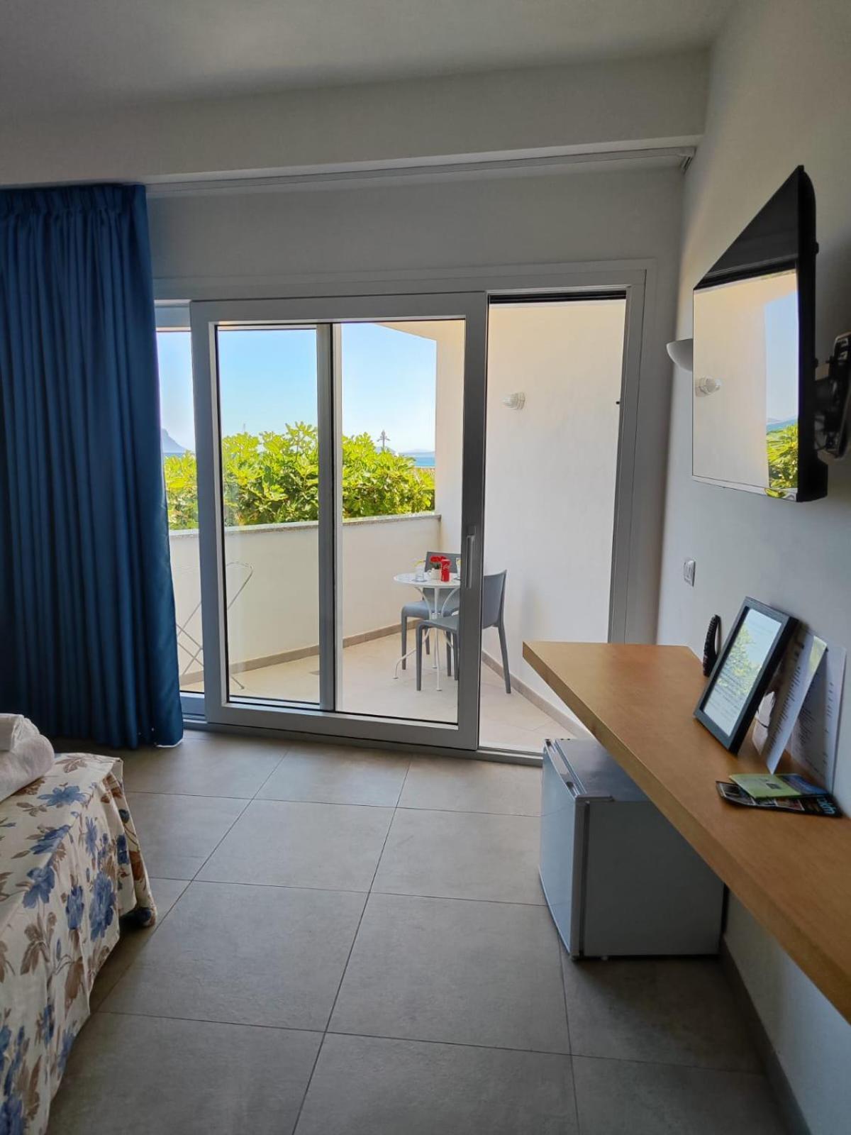 Rooms, Affittacamere Maksim Golfo Aranci Eksteriør billede