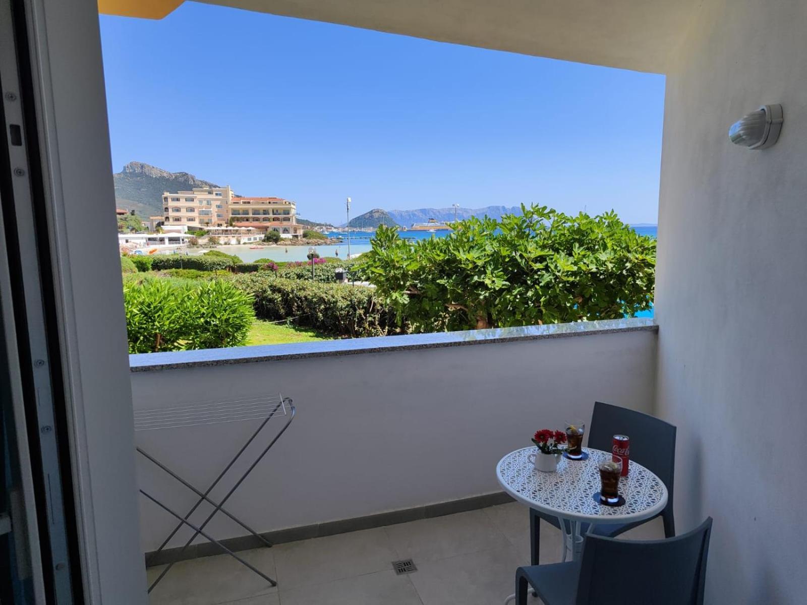 Rooms, Affittacamere Maksim Golfo Aranci Eksteriør billede