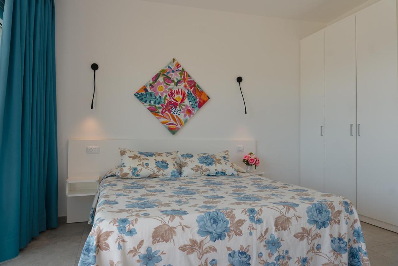 Rooms, Affittacamere Maksim Golfo Aranci Eksteriør billede