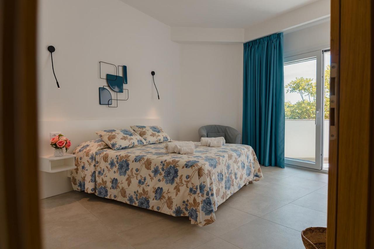 Rooms, Affittacamere Maksim Golfo Aranci Eksteriør billede