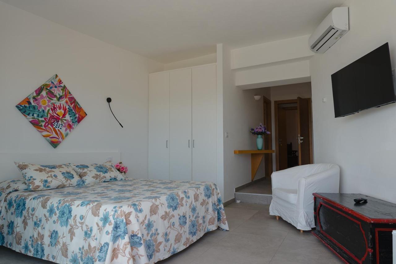 Rooms, Affittacamere Maksim Golfo Aranci Eksteriør billede