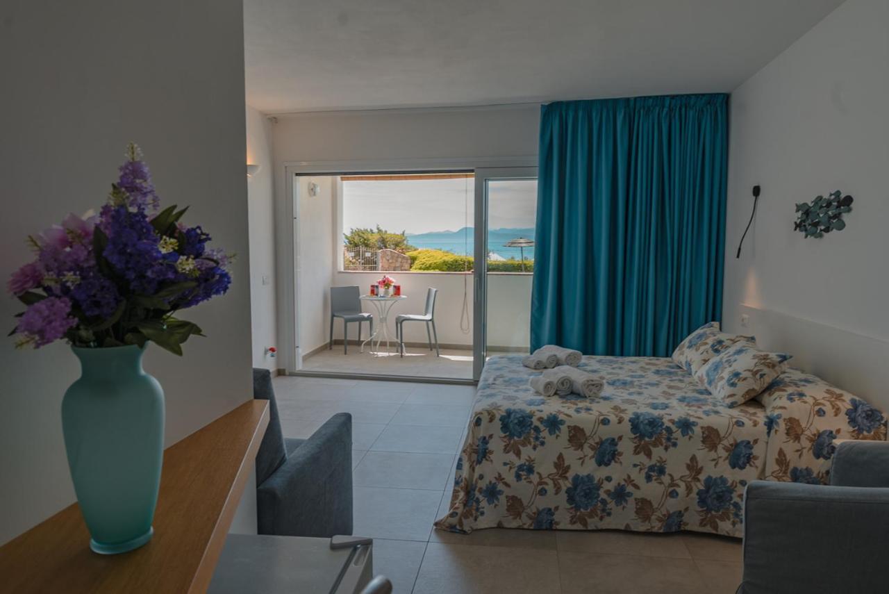 Rooms, Affittacamere Maksim Golfo Aranci Eksteriør billede