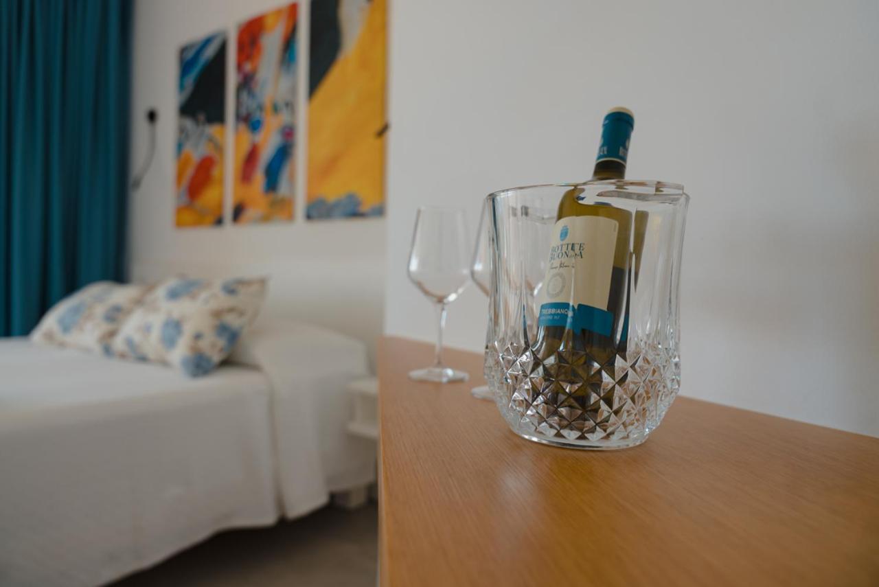 Rooms, Affittacamere Maksim Golfo Aranci Eksteriør billede