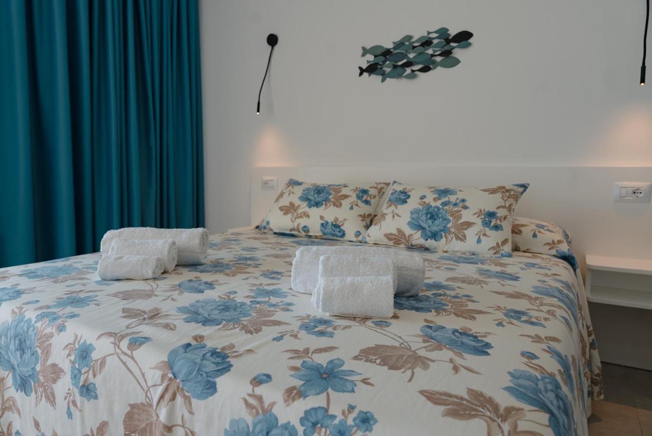 Rooms, Affittacamere Maksim Golfo Aranci Eksteriør billede