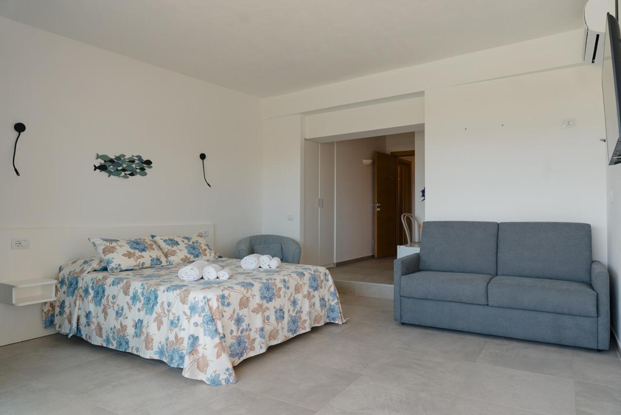 Rooms, Affittacamere Maksim Golfo Aranci Eksteriør billede