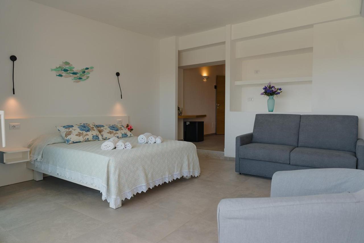 Rooms, Affittacamere Maksim Golfo Aranci Eksteriør billede